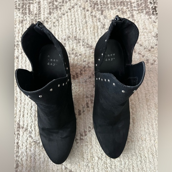 A new day black booties size 8 - Picture 3 of 4